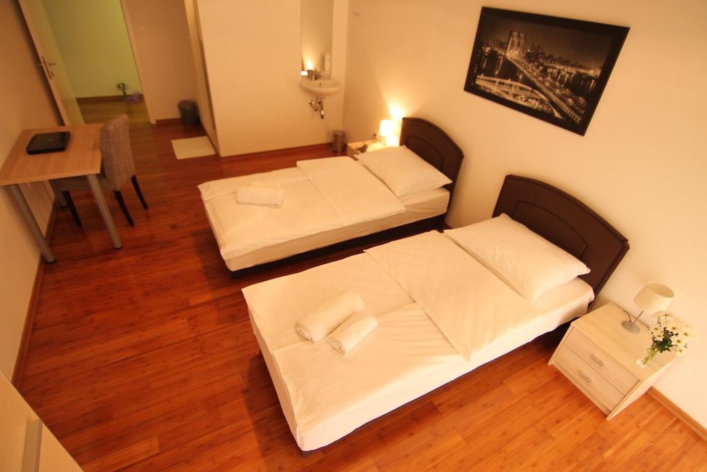 Rooms Xxl Zagreb Buitenkant foto