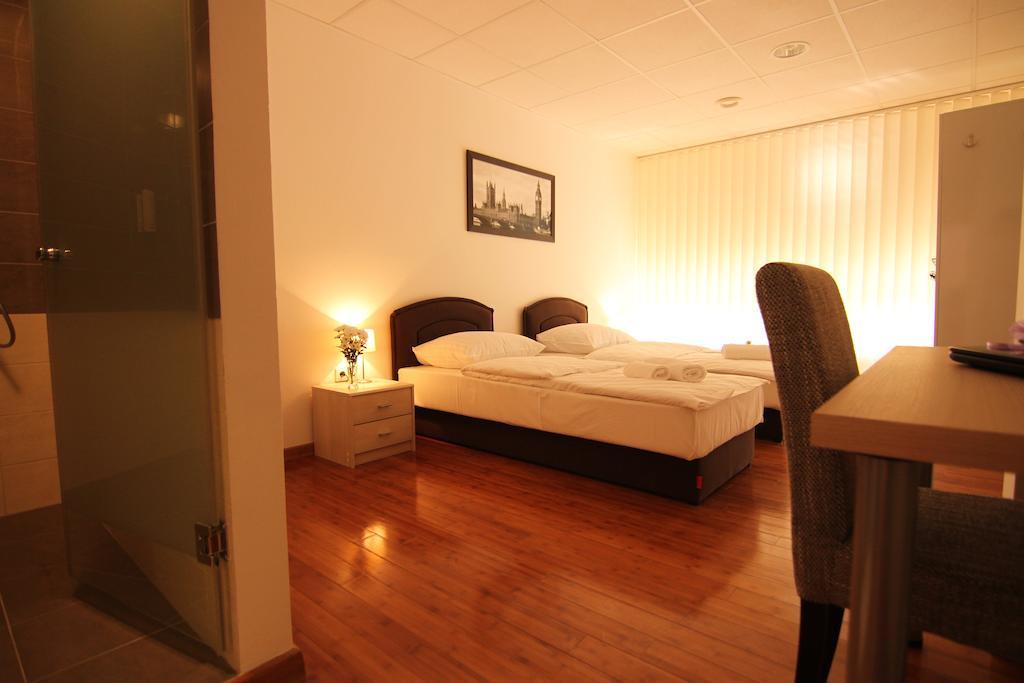 Rooms Xxl Zagreb Buitenkant foto