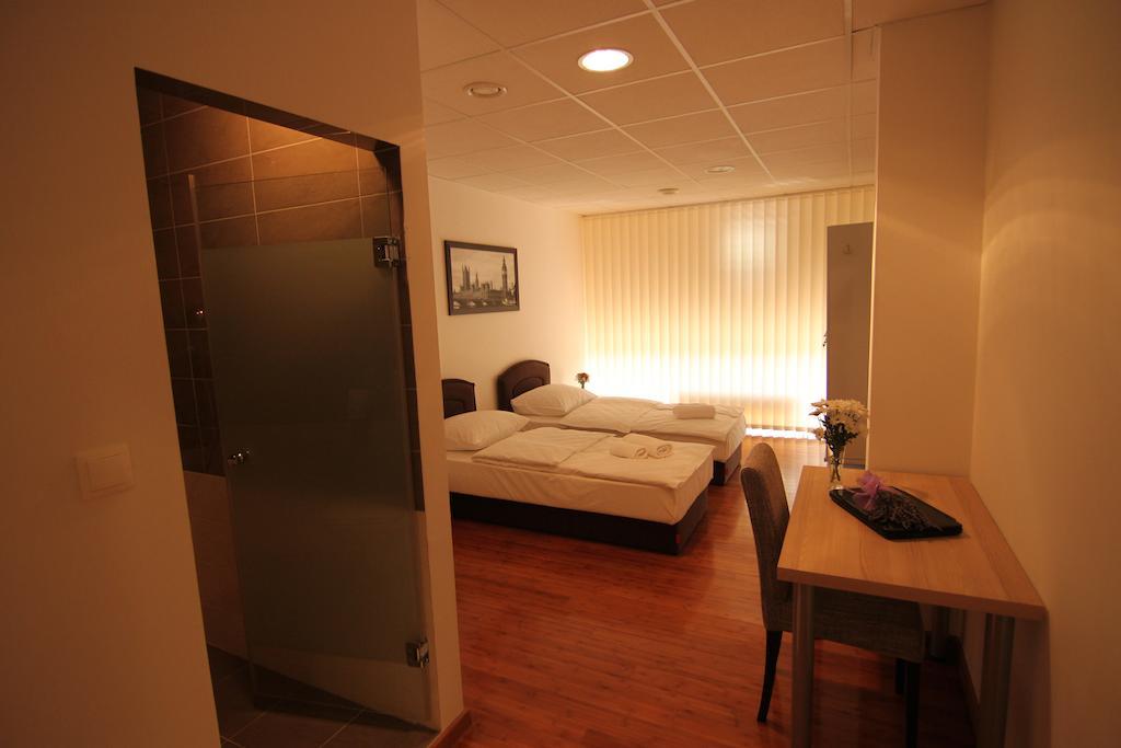 Rooms Xxl Zagreb Buitenkant foto