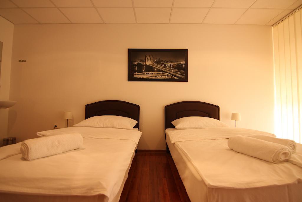 Rooms Xxl Zagreb Buitenkant foto