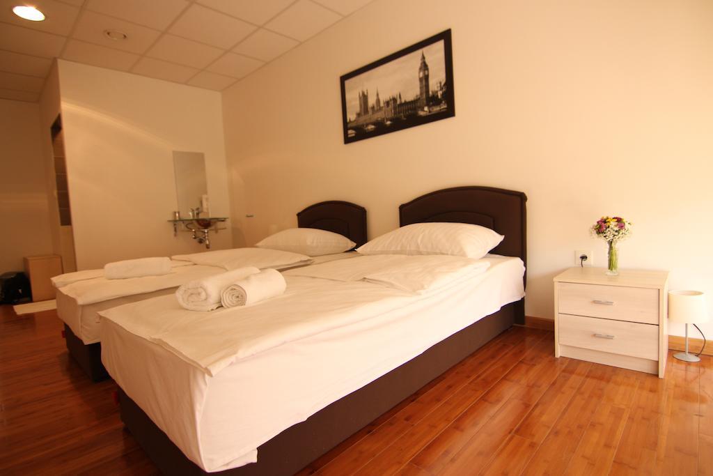 Rooms Xxl Zagreb Buitenkant foto